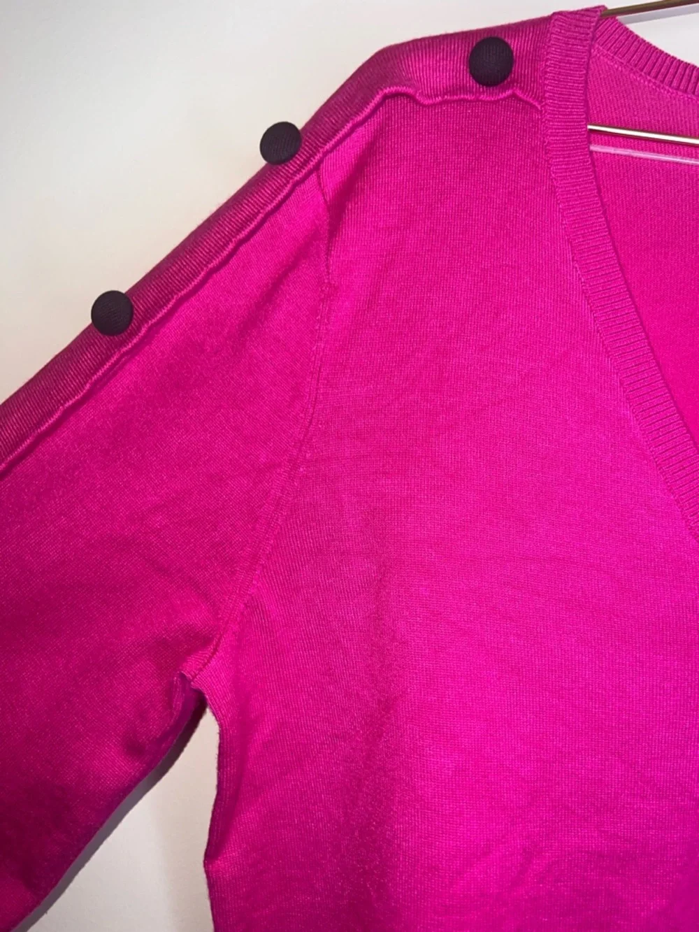 Karl Lagerfeld Paris Pink V Neck Sweater Button Sleeve Women’s‎ Large - Picture 8 of 11
